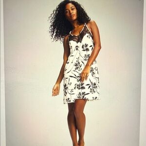 ❤️🆕 Soma Cool Nights Black and White Floral Chemise NWT/XL